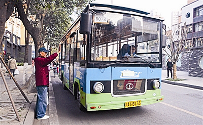 招手即停公交现身成都街头